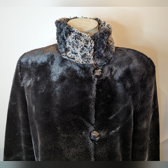 NOVELTI Black Modacrylic Luxury Cuddly Soft Faux Fur Coat. Size 5/6 - Picture 8 of 13